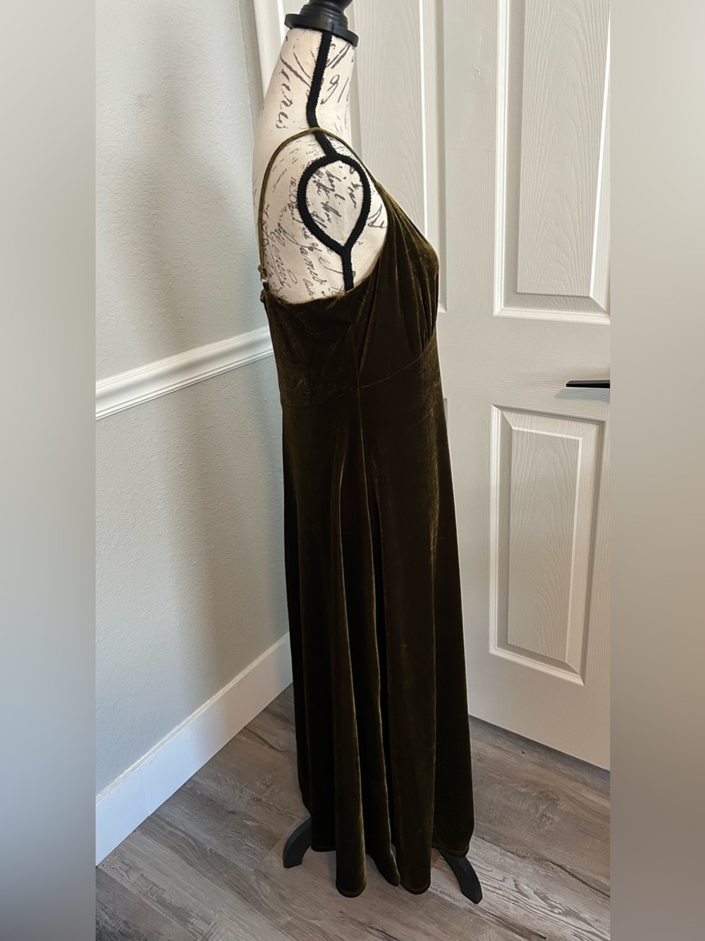 NWT Taylor Olive Green Velvet Slip Dress Size 12 - Picture 4 of 7
